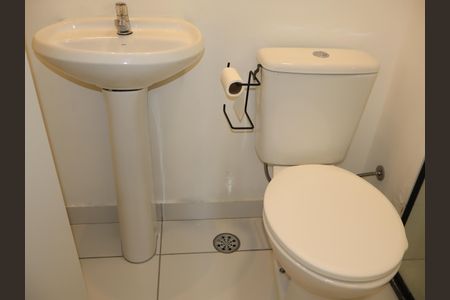 Apartamento para alugar com 3255m², 2 quartos e sem vagaBanheiro
