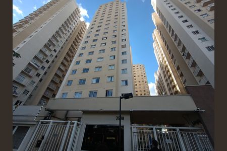 Apartamento para alugar com 3255m², 2 quartos e sem vaga Apartamento para alugar com 3255m², 2 quartos e sem vagaFachada e portaria