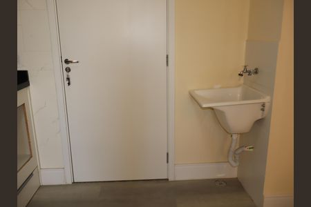 Apartamento para alugar com 3255m², 2 quartos e sem vagaCozinha e Área de Serviço