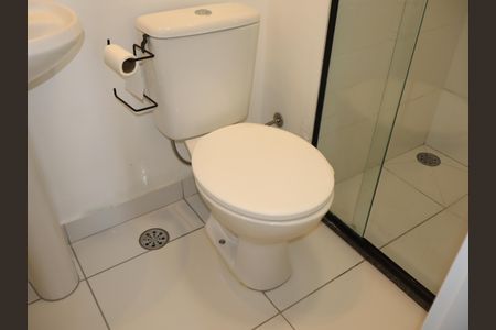 Apartamento para alugar com 3255m², 2 quartos e sem vagaBanheiro