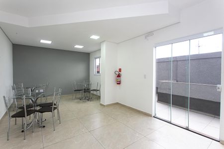 Apartamento para alugar com 49m², 2 quartos e 1 vaga Apartamento para alugar com 49m², 2 quartos e 1 vagaÁrea comum - Salão de festas