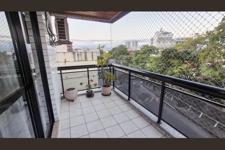 Apartamento à venda com 130m², 3 quartos e 2 vagasVaranda 