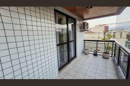 Apartamento à venda com 130m², 3 quartos e 2 vagasVaranda 