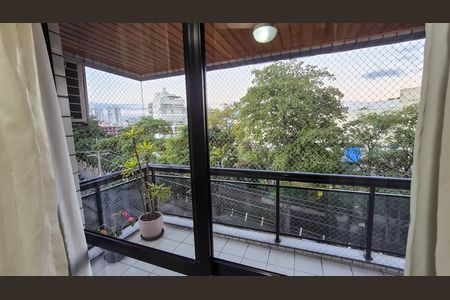 Apartamento à venda com 130m², 3 quartos e 2 vagasVista Quarto 2