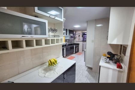 Apartamento à venda com 130m², 3 quartos e 2 vagasCozinha