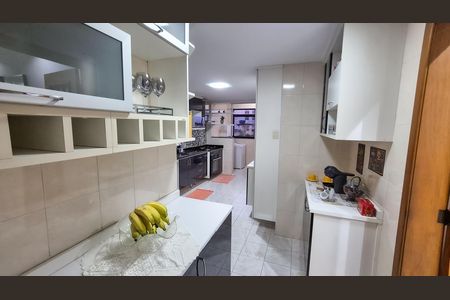 Apartamento à venda com 130m², 3 quartos e 2 vagasCozinha