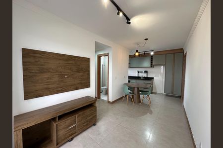 Sala de apartamento para alugar com 2 quartos, 47m² em Jardim California, Jacareí
