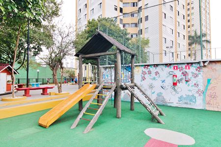 Apartamento à venda com 68m², 3 quartos e 1 vaga Apartamento à venda com 68m², 3 quartos e 1 vagaÁrea comum - Playground