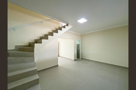 Sala de casa para alugar com 3 quartos, 120m² em Vila Gustavo, São Paulo