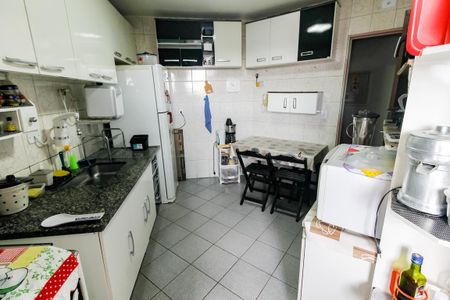 Apartamento à venda com 64m², 2 quartos e 1 vagaCozinha - Armários