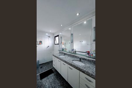 Apartamento para alugar com 240m², 4 quartos e 4 vagasBanheiro da Suíte
