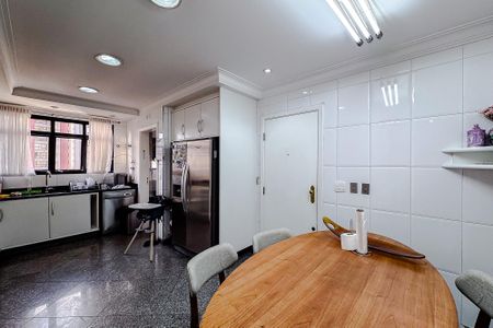 Cozinha de apartamento para alugar com 4 quartos, 240m² em Água Rasa, São Paulo