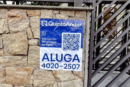 Plaquinha de apartamento para alugar com 4 quartos, 240m² em Água Rasa, São Paulo