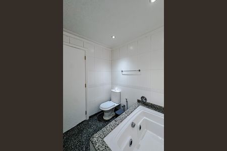 Apartamento para alugar com 240m², 4 quartos e 4 vagasBanheiro da Suíte