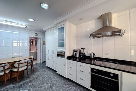 Apartamento para alugar com 240m², 4 quartos e 4 vagasCozinha