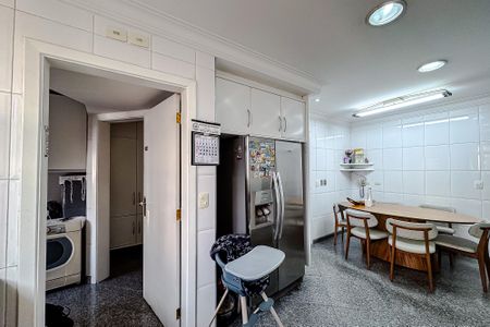 Apartamento para alugar com 240m², 4 quartos e 4 vagasCozinha