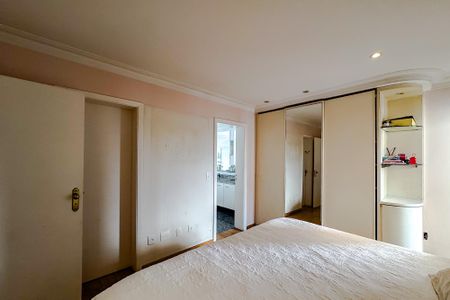 Apartamento para alugar com 240m², 4 quartos e 4 vagasSuíte