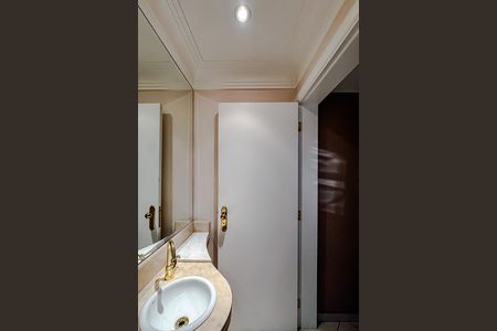 Apartamento para alugar com 240m², 4 quartos e 4 vagasLavabo