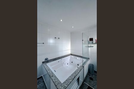 Apartamento para alugar com 240m², 4 quartos e 4 vagasBanheiro da Suíte