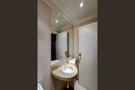Apartamento para alugar com 240m², 4 quartos e 4 vagasLavabo