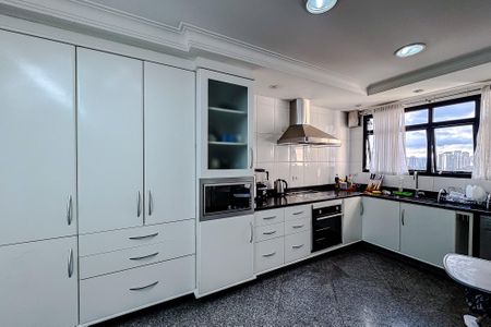 Apartamento para alugar com 240m², 4 quartos e 4 vagasCozinha