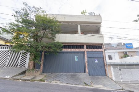 Casa para alugar com 120m², 2 quartos e 2 vagas Casa para alugar com 120m², 2 quartos e 2 vagasFachada