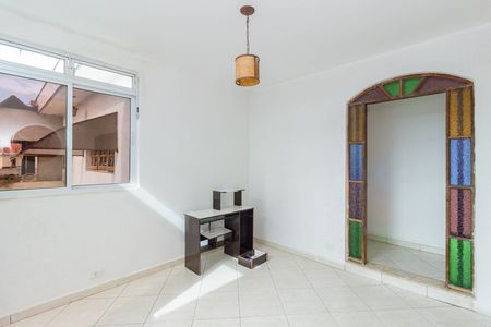 Sala de casa para alugar com 2 quartos, 120m² em Jardim Marisa, São Paulo