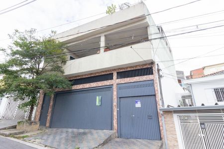 Casa para alugar com 120m², 2 quartos e 2 vagas Casa para alugar com 120m², 2 quartos e 2 vagasFachada