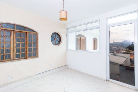 Casa para alugar com 120m², 2 quartos e 2 vagas Casa para alugar com 120m², 2 quartos e 2 vagasSala