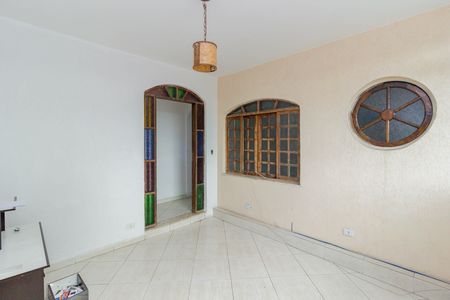 Casa para alugar com 120m², 2 quartos e 2 vagas Casa para alugar com 120m², 2 quartos e 2 vagasSala