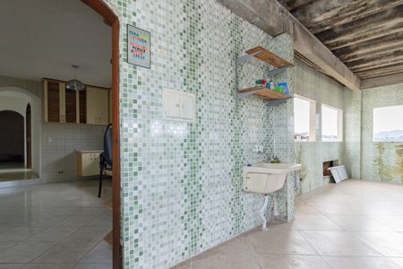 Casa para alugar com 120m², 2 quartos e 2 vagas Casa para alugar com 120m², 2 quartos e 2 vagasLavanderia