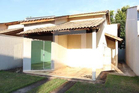 Fachada de casa para alugar com 2 quartos, 75m² em Vila Finsocial, Goiânia