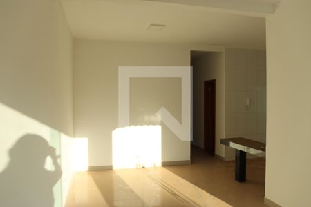 Casa para alugar com 75m², 2 quartos e sem vaga Casa para alugar com 75m², 2 quartos e sem vagaSala