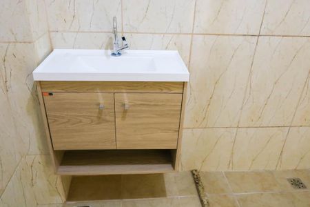 Apartamento para alugar com 65m², 2 quartos e sem vagaBanheiro