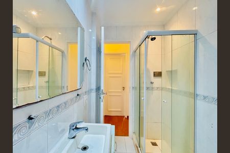 Banheiro social de apartamento para alugar com 2 quartos, 90m² em Copacabana, Rio de Janeiro