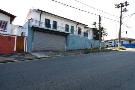 Casa para alugar com 212m², 3 quartos e 4 vagasFachada