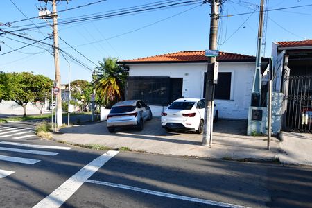 Casa para alugar com 212m², 3 quartos e 4 vagasFachada