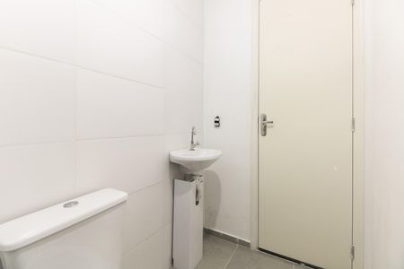 Apartamento para alugar com 35m², 2 quartos e sem vaga Apartamento para alugar com 35m², 2 quartos e sem vagaBanheiro