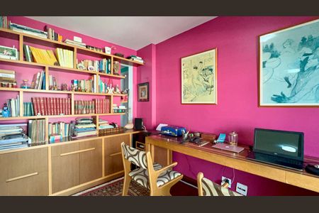 Apartamento para alugar com 224m², 3 quartos e 4 vagas Apartamento para alugar com 224m², 3 quartos e 4 vagasEscritório