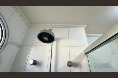 Apartamento para alugar com 224m², 3 quartos e 4 vagas Apartamento para alugar com 224m², 3 quartos e 4 vagasBanheiro da Suíte 1