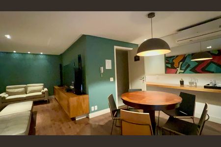 Apartamento para alugar com 224m², 3 quartos e 4 vagas Apartamento para alugar com 224m², 3 quartos e 4 vagasSala de cinema