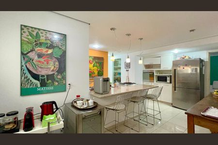 Apartamento para alugar com 224m², 3 quartos e 4 vagas Apartamento para alugar com 224m², 3 quartos e 4 vagasCozinha