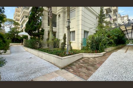 Apartamento para alugar com 224m², 3 quartos e 4 vagas Apartamento para alugar com 224m², 3 quartos e 4 vagasÁrea comum