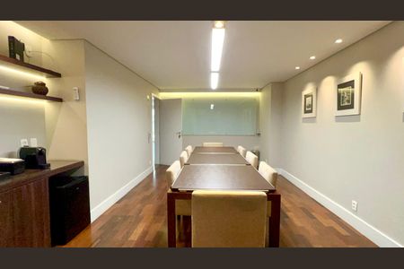 Apartamento para alugar com 224m², 3 quartos e 4 vagas Apartamento para alugar com 224m², 3 quartos e 4 vagasSala de leitura