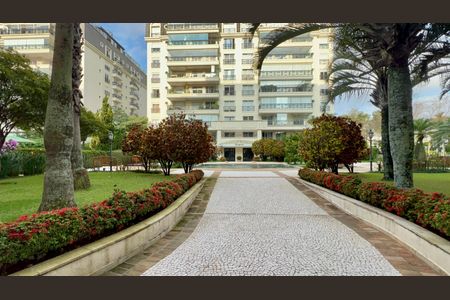 Apartamento para alugar com 224m², 3 quartos e 4 vagas Apartamento para alugar com 224m², 3 quartos e 4 vagasÁrea comum