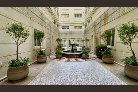 Apartamento para alugar com 224m², 3 quartos e 4 vagas Apartamento para alugar com 224m², 3 quartos e 4 vagasDetalhe do hall