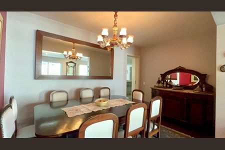 Apartamento para alugar com 224m², 3 quartos e 4 vagas Apartamento para alugar com 224m², 3 quartos e 4 vagasSala