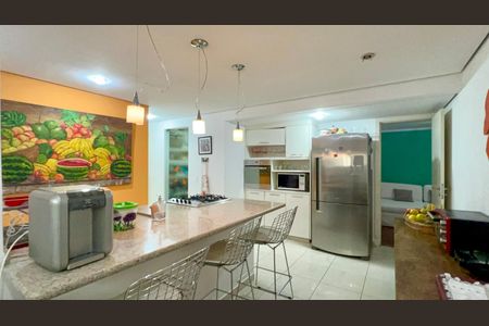 Apartamento para alugar com 224m², 3 quartos e 4 vagas Apartamento para alugar com 224m², 3 quartos e 4 vagasCozinha