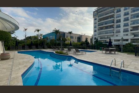 Apartamento para alugar com 224m², 3 quartos e 4 vagas Apartamento para alugar com 224m², 3 quartos e 4 vagasPiscina