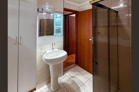 Banheiro de apartamento para alugar com 1 quarto, 50m² em Centro, Juiz de Fora